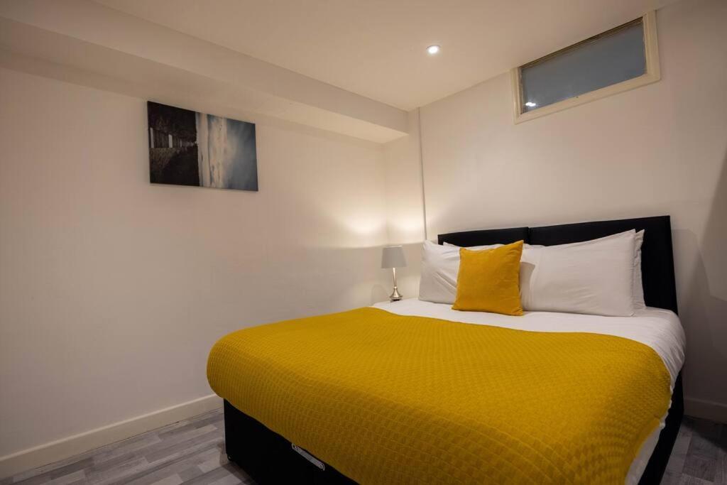 Appartement 3 Bedrooms Flat -wifi-freeparking-babycot-15min To Pepys Park