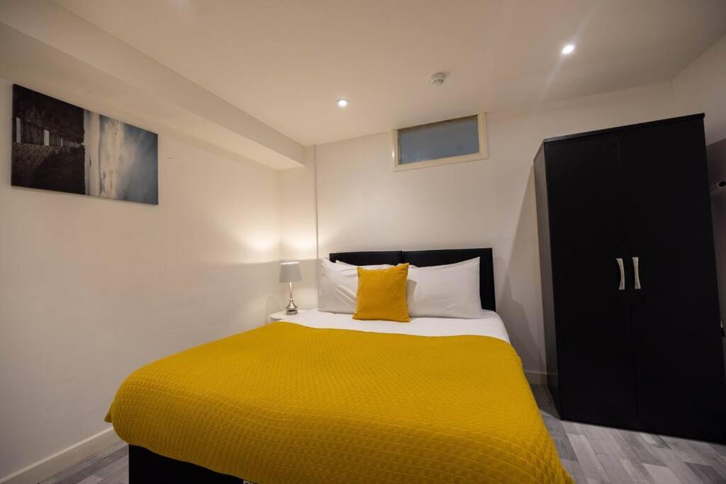 3 Bedrooms Flat -wifi-freeparking-babycot-15min To Pepys Park Appartement Londres