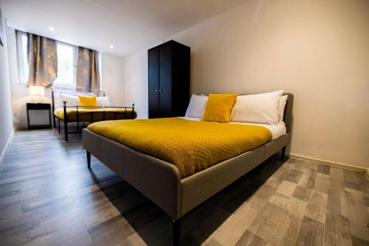 Appartement 3 Bedrooms Flat -wifi-freeparking-babycot-15min To Pepys Park