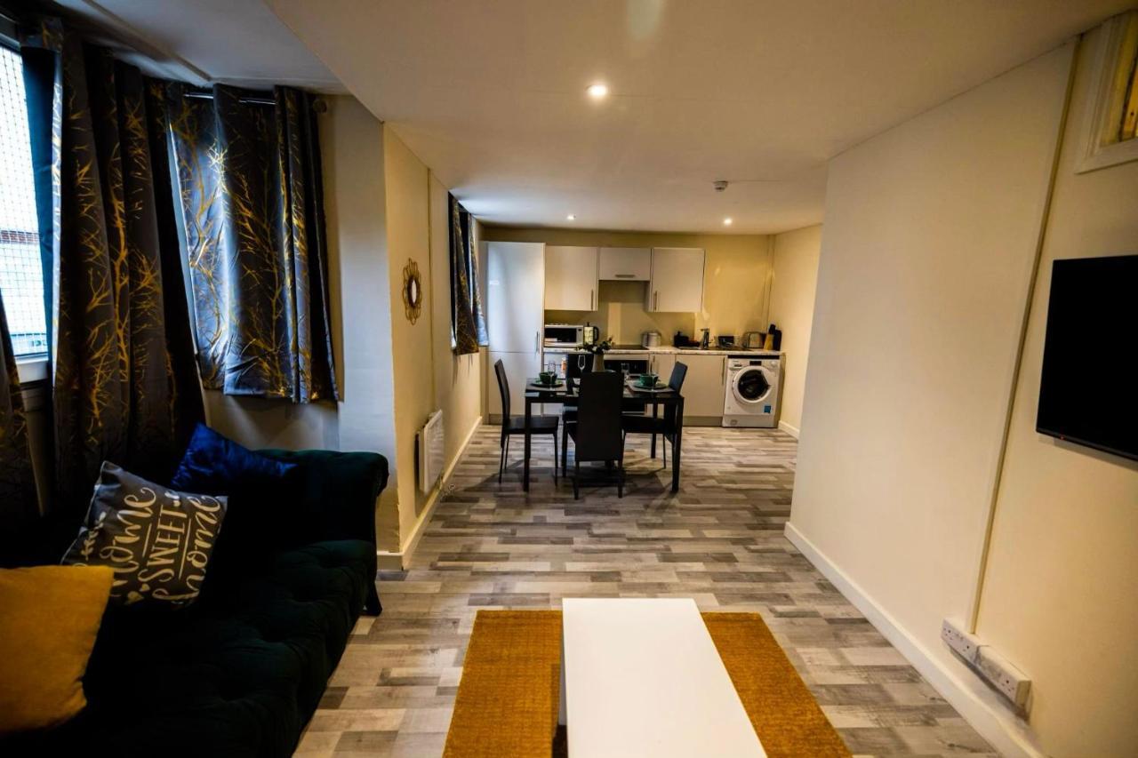 Appartement 3 Bedrooms Flat -wifi-freeparking-babycot-15min To Pepys Park *